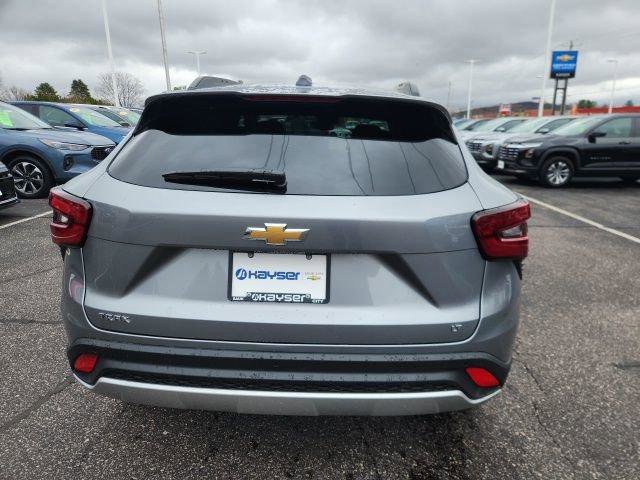 New 2026 Chevrolet Trax LT w/ Driver Confidence Package FWD image 3