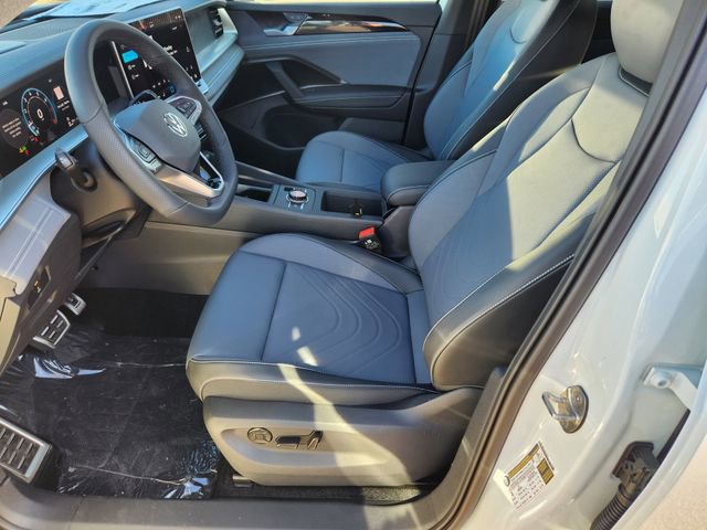 New 2026 Volkswagen Tiguan SE R-Line image 11