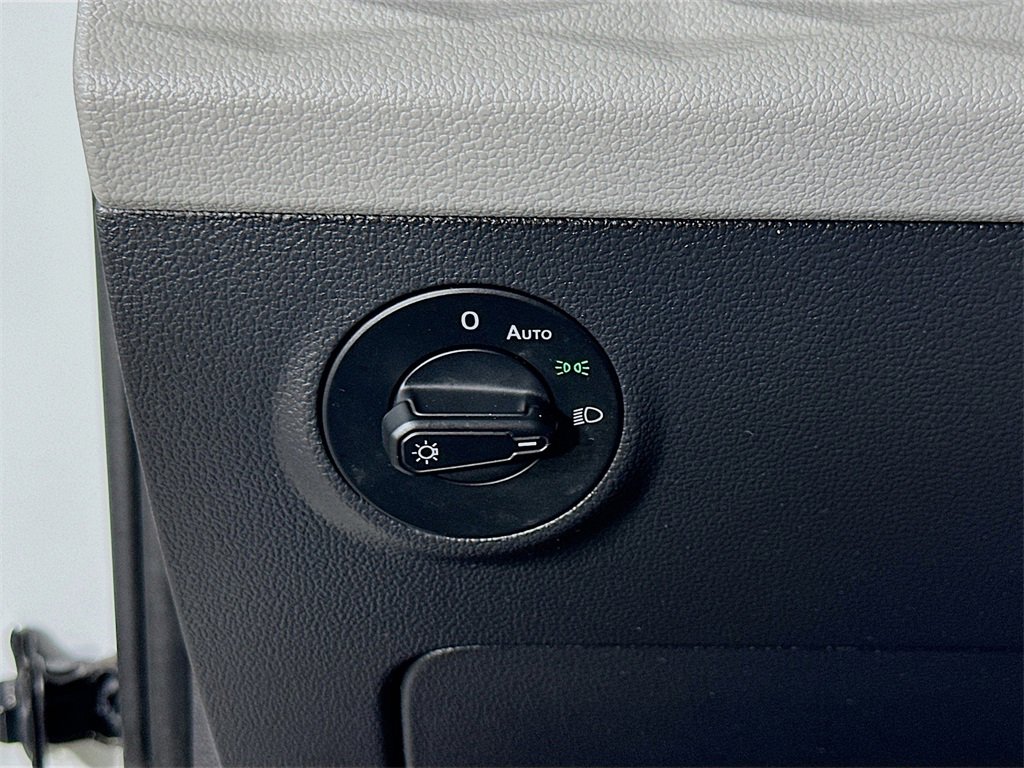 Used 2022 Volkswagen Taos S image 21