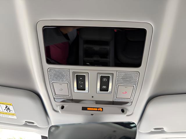 New 2026 Land Rover Defender 110 S AWD/4WD image 12