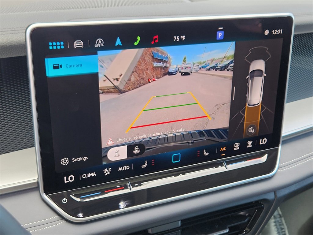 New 2025 Volkswagen Tiguan SE image 11