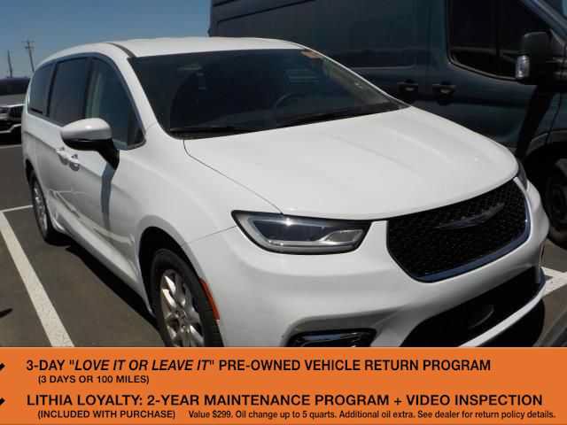 Used 2023 Chrysler Pacifica Touring-L FWD image 1
