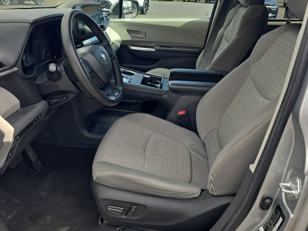 Certified 2024 Toyota Sienna LE FWD image 14