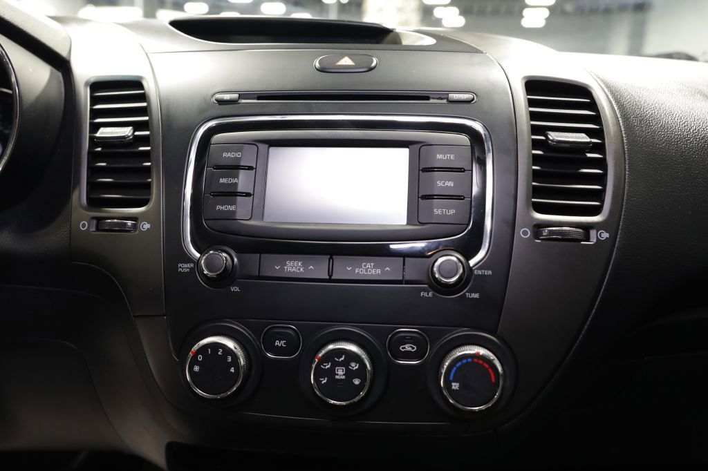 Used 2018 Kia Forte LX w/ LX Rear Camera Package image 24