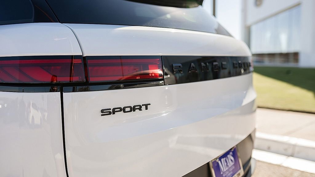Used 2024 Land Rover Range Rover Sport SE image 14