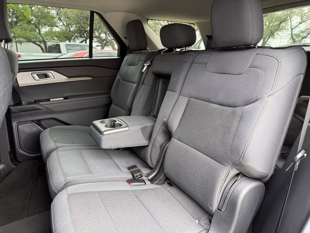 Used 2025 Ford Explorer Active RWD image 17