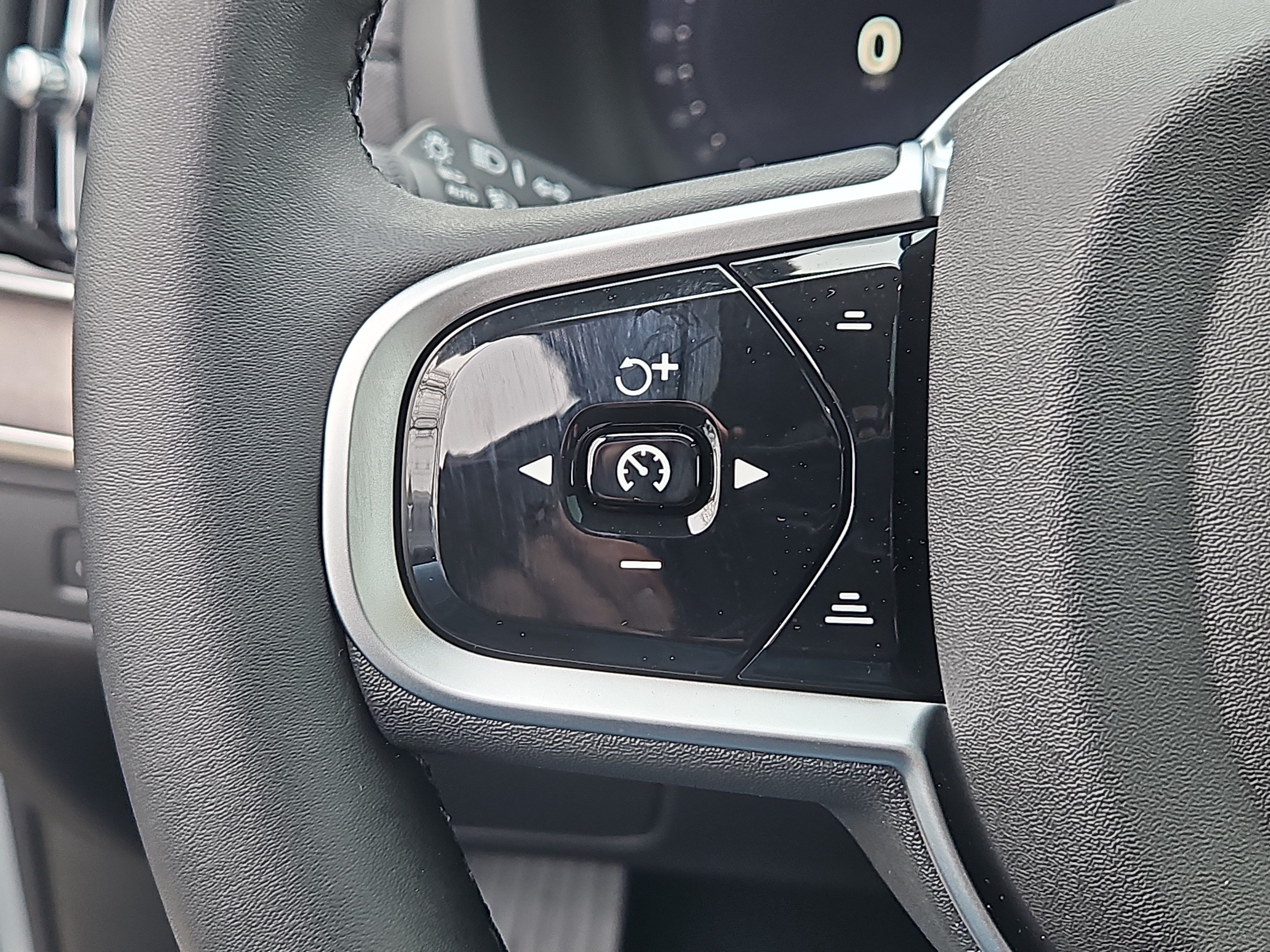 New 2026 Volvo XC90 B6 Ultra w/ Protection Package AWD/4WD image 16
