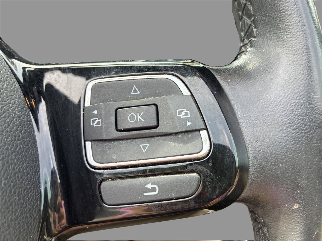 Used 2013 Volkswagen Beetle 2.0T FWD image 33