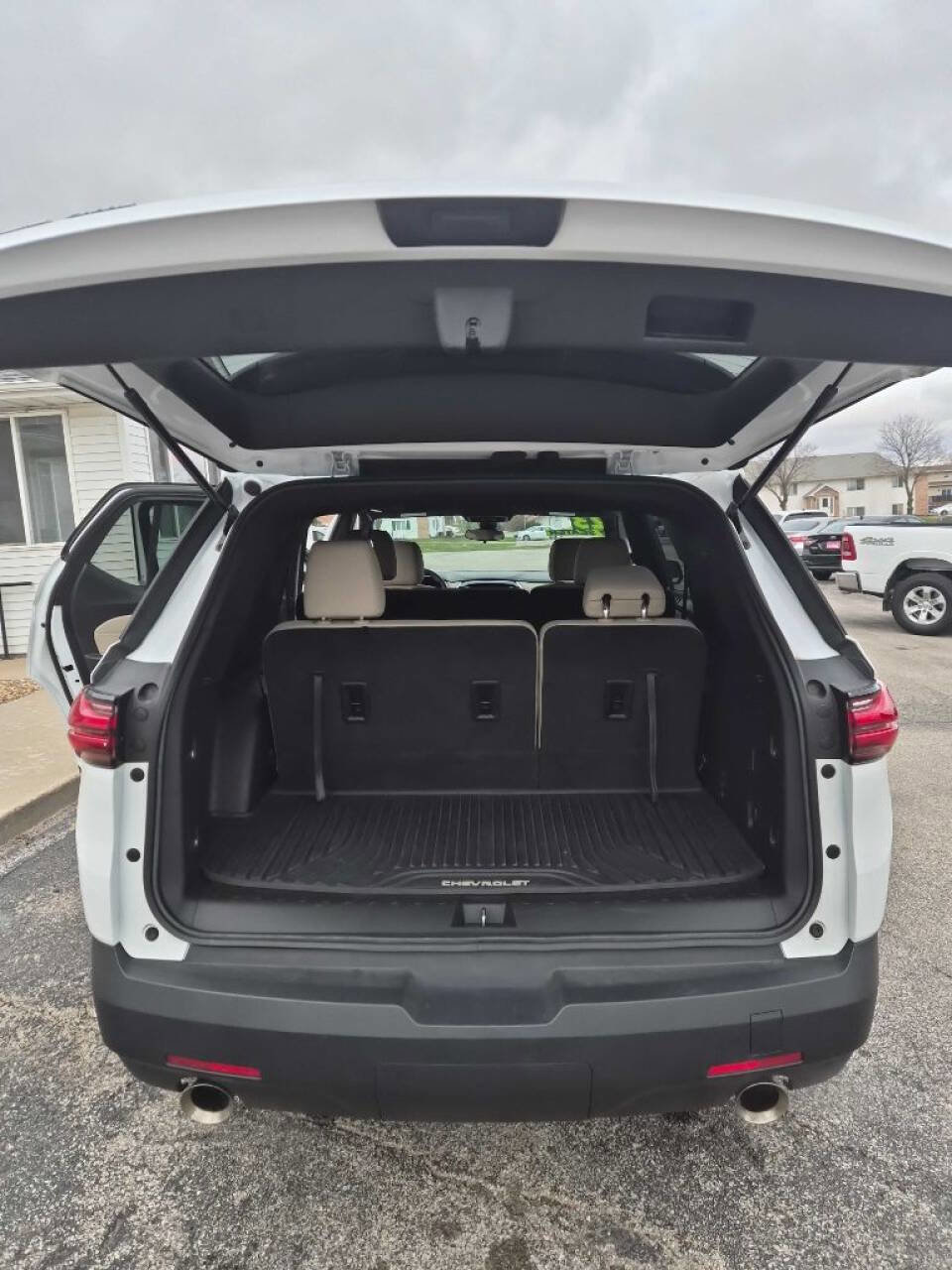 Used 2023 Chevrolet Traverse LS w/ Safety Package AWD/4WD image 14