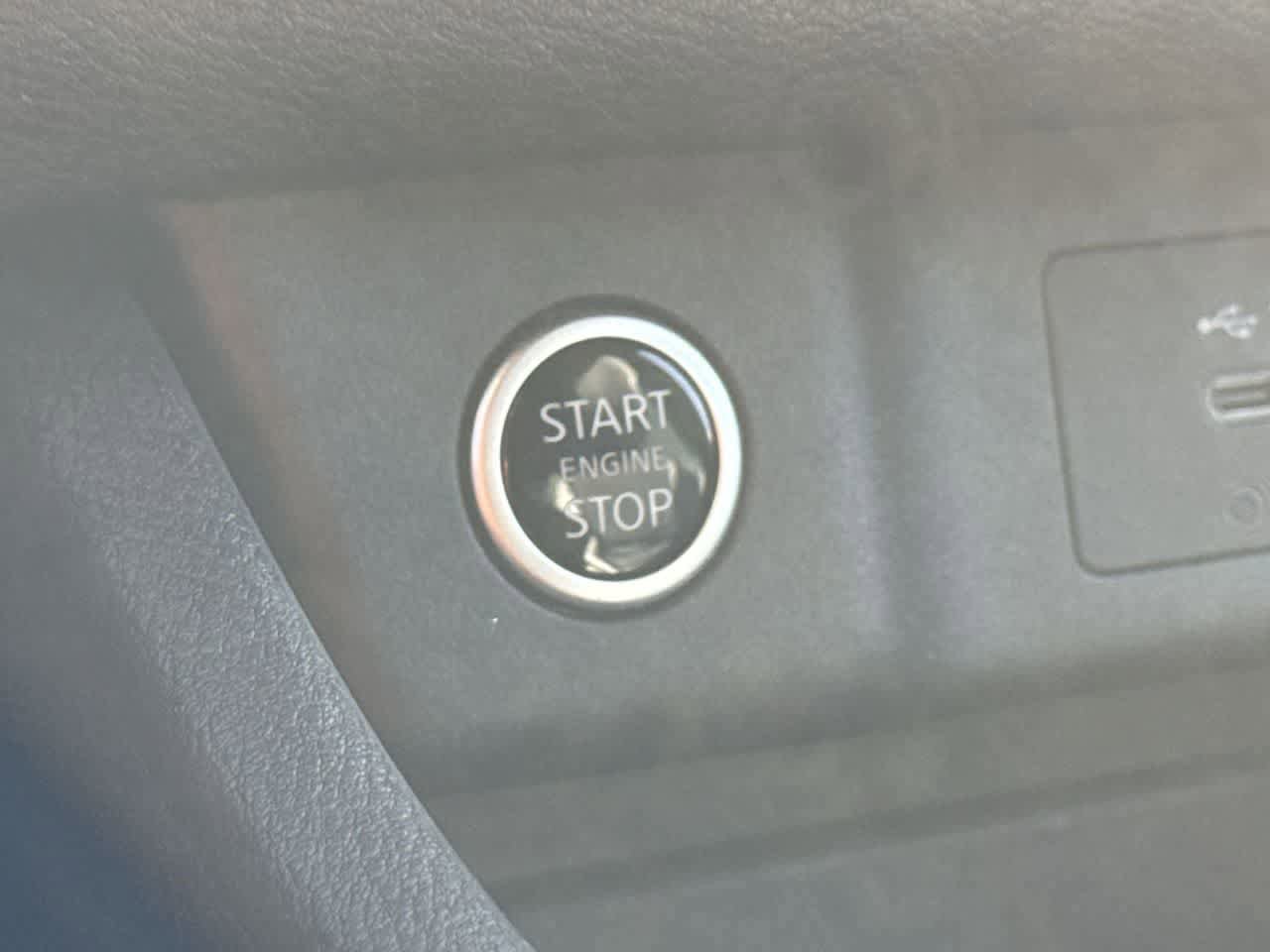 Used 2023 Nissan Rogue SV FWD image 17