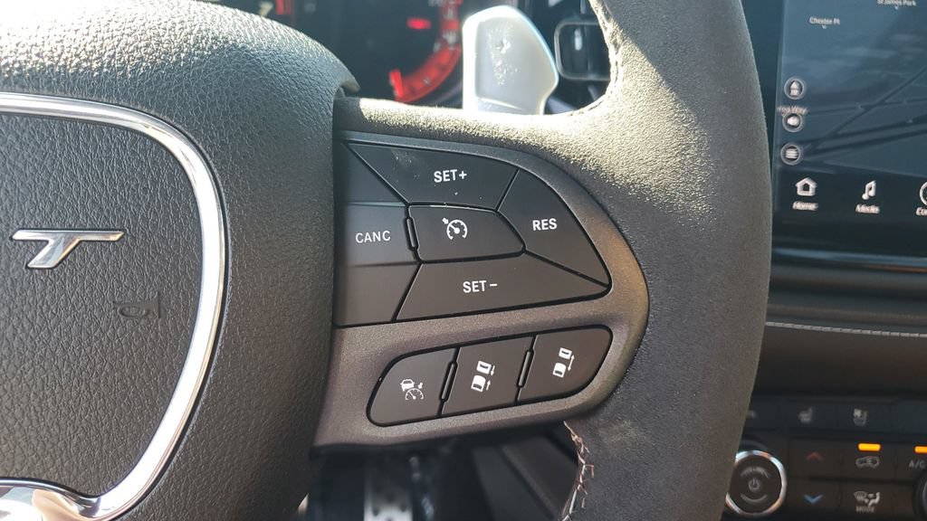 Used 2025 Dodge Durango SRT Hellcat AWD/4WD image 34