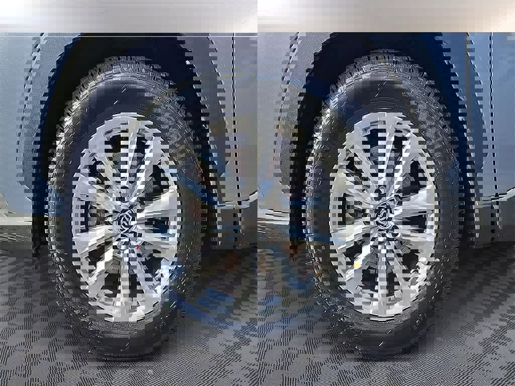 Used 2022 Toyota Corolla Cross LE image 7