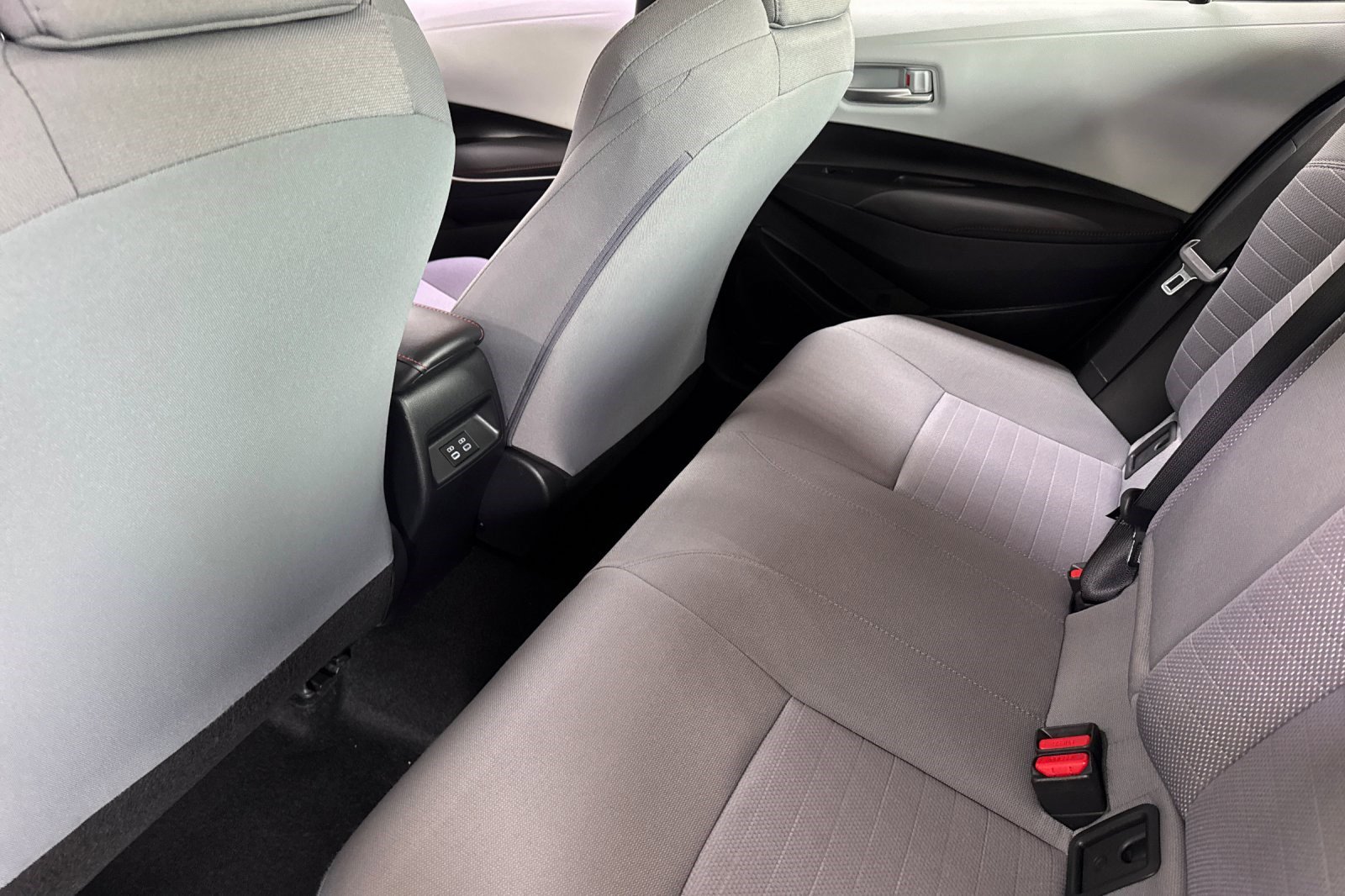 Used 2024 Toyota Corolla SE w/ Convenience Package image 15