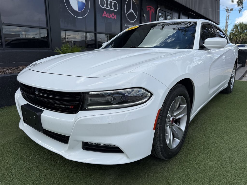 Used 2018 Dodge Charger SXT Plus RWD image 1