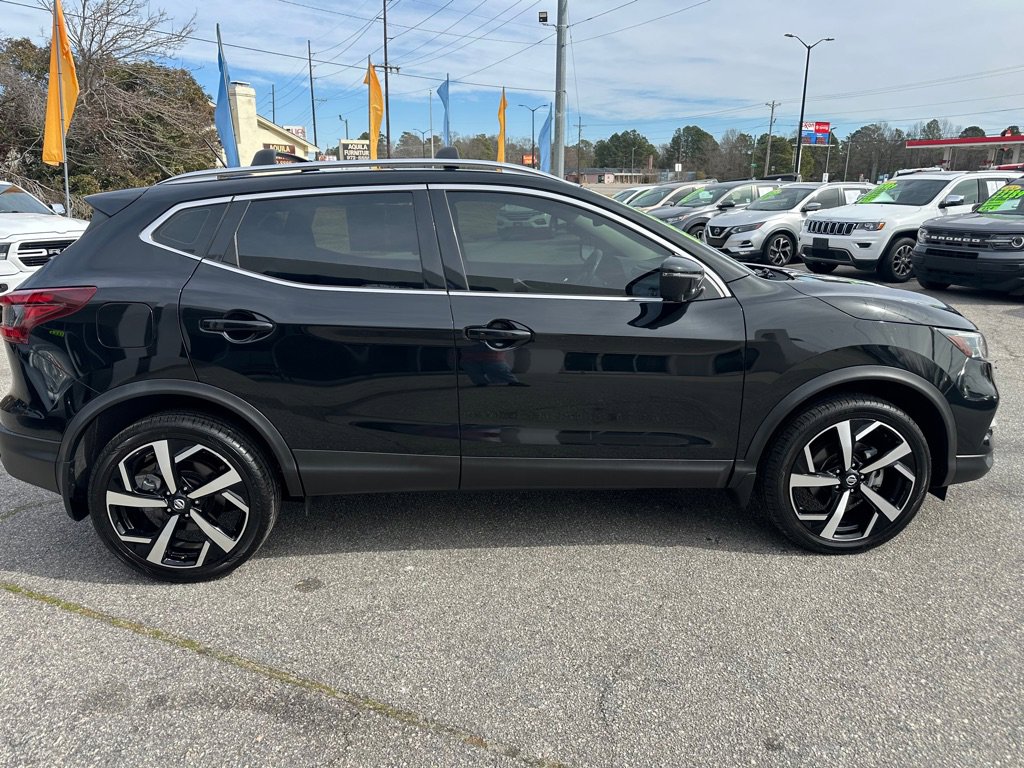 Used 2022 Nissan Rogue Sport SL w/ Premium Package image 6