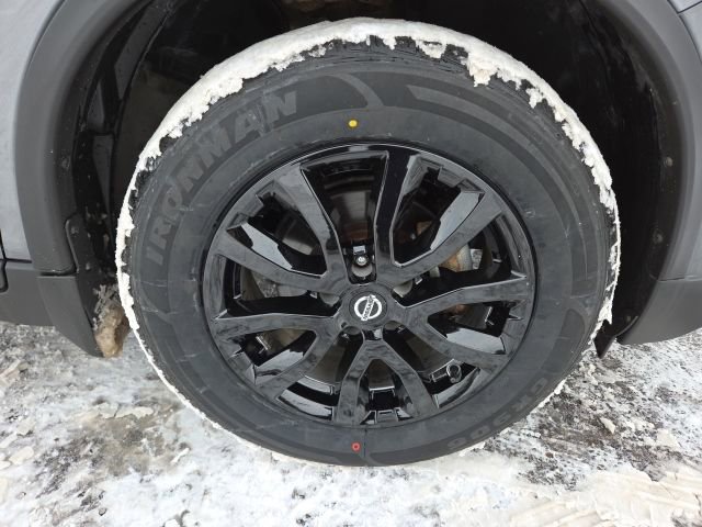 Used 2017 Nissan Rogue SV image 63