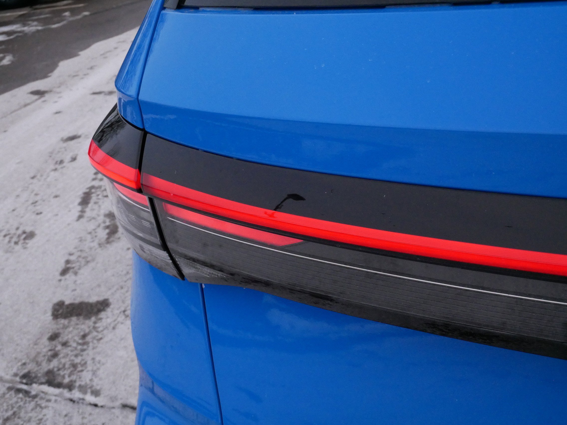 Certified 2025 Volkswagen Taos SE image 17