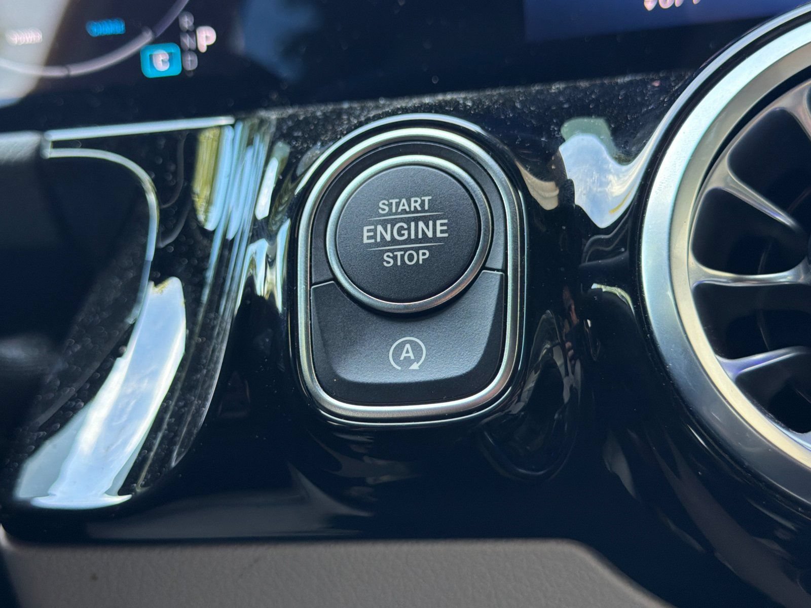 Certified 2025 Mercedes-Benz GLA 250 image 21
