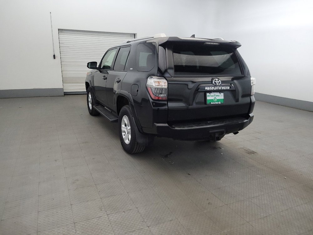 Used 2016 Toyota 4Runner SR5 AWD/4WD image 5