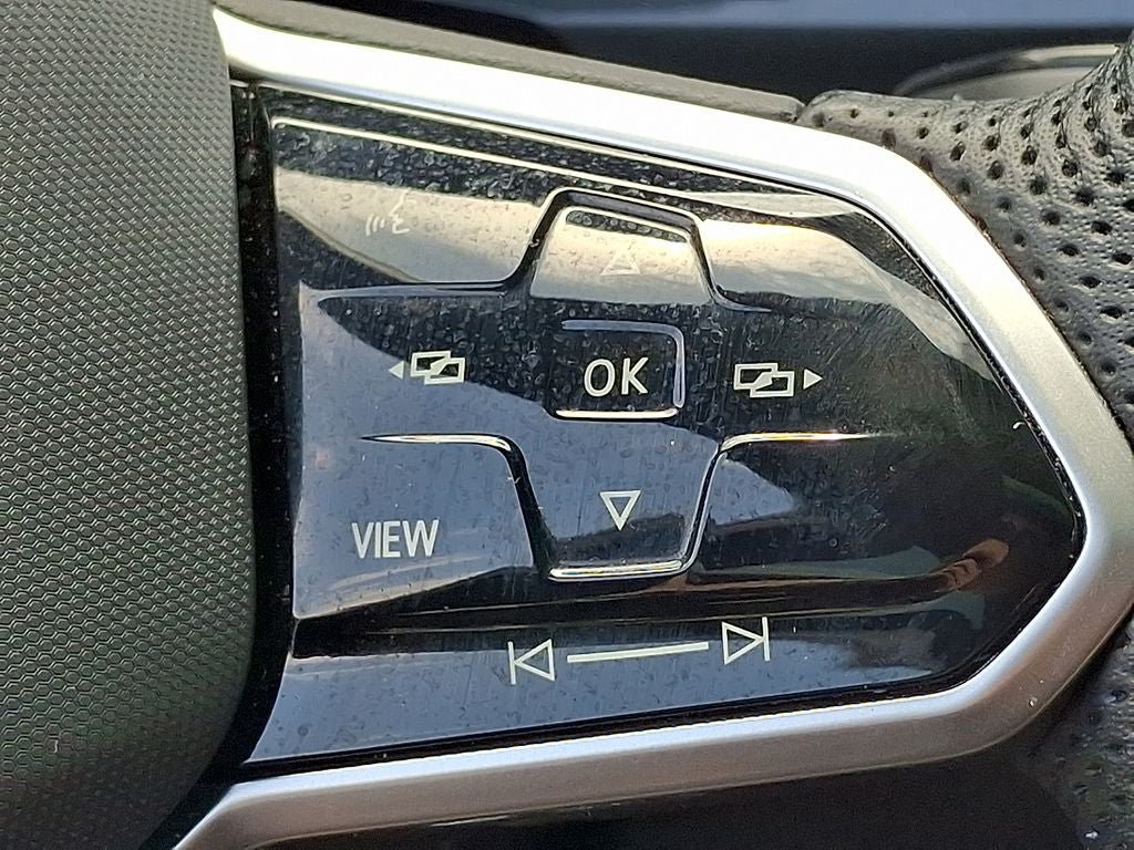 Certified 2023 Volkswagen Tiguan SE R-Line FWD image 23