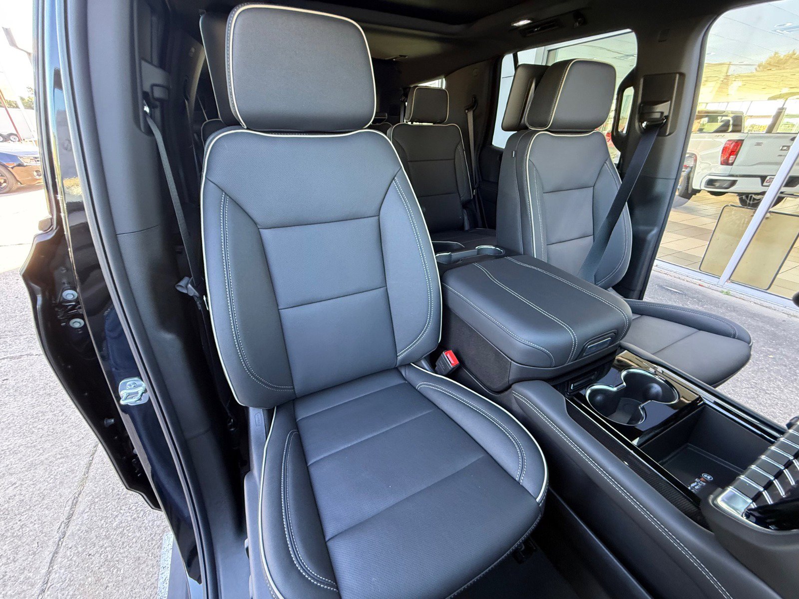 New 2026 GMC Yukon Elevation w/ Elevation Premium Package image 34