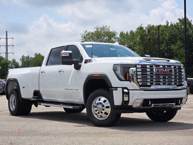 New 2026 GMC Sierra 3500 Denali w/ Denali Reserve Package AWD/4WD image 2