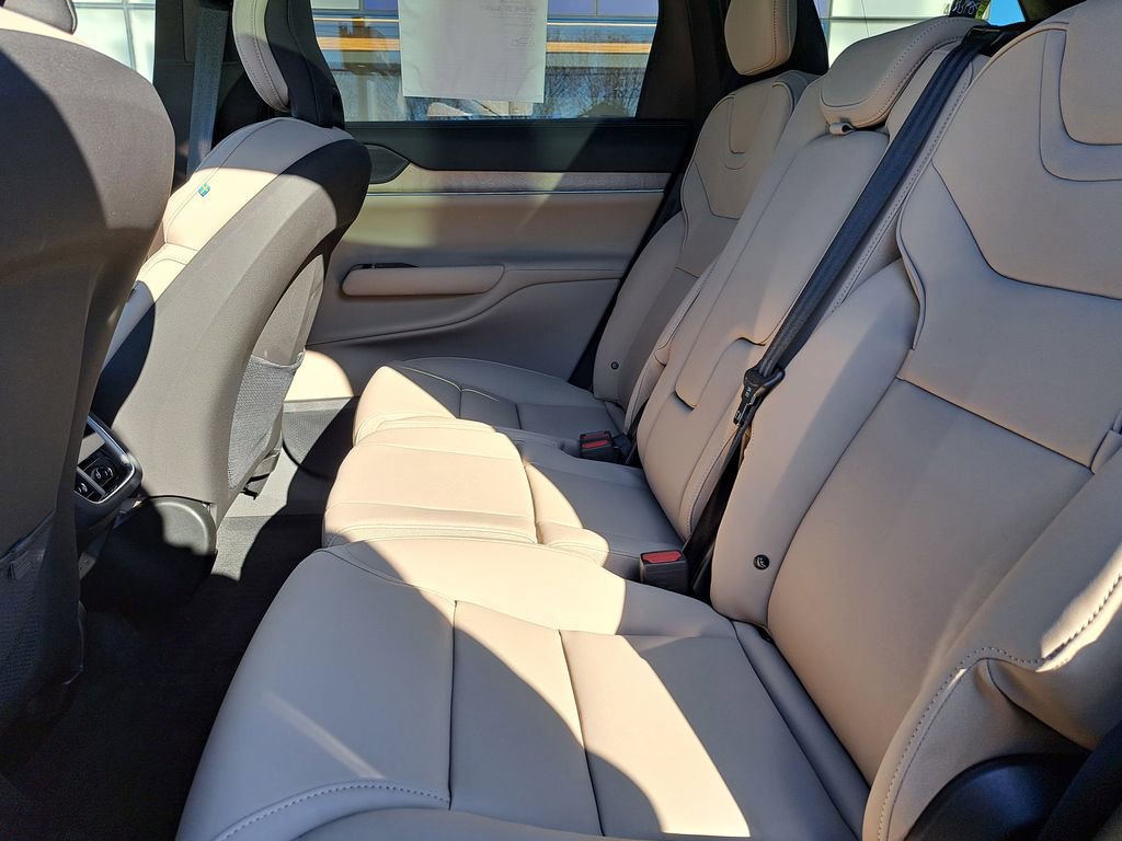 Used 2025 Volvo EX90 Ultra image 23