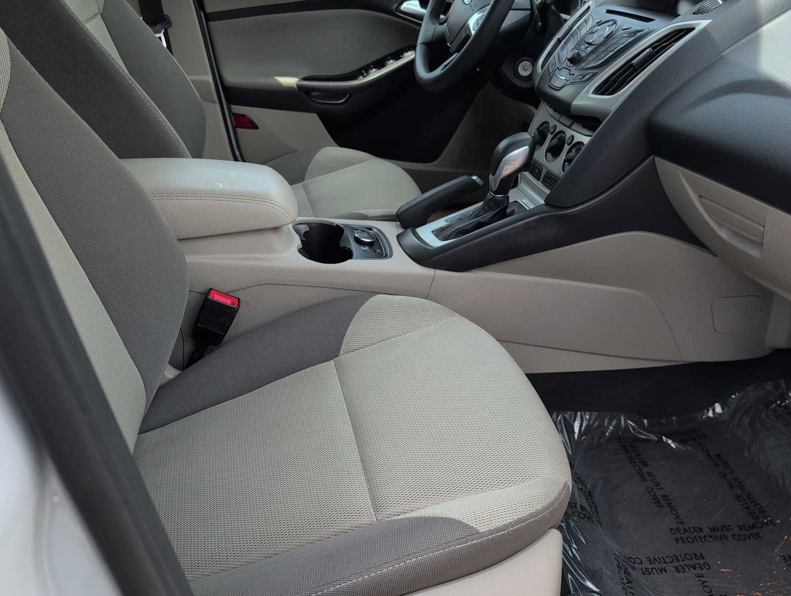 Used 2014 Ford Focus SE w/ SE Winter Package FWD image 20