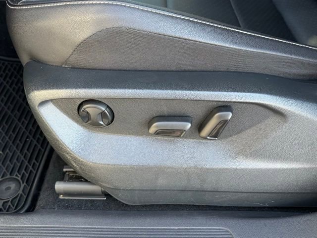 Used 2021 Volkswagen Tiguan SEL w/ 2-Row Tiguan MDO Package image 25