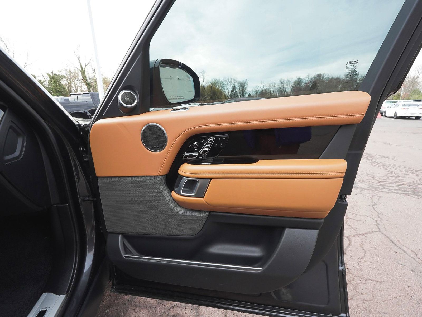 Used 2021 Land Rover Range Rover Autobiography Fifty Edition image 14