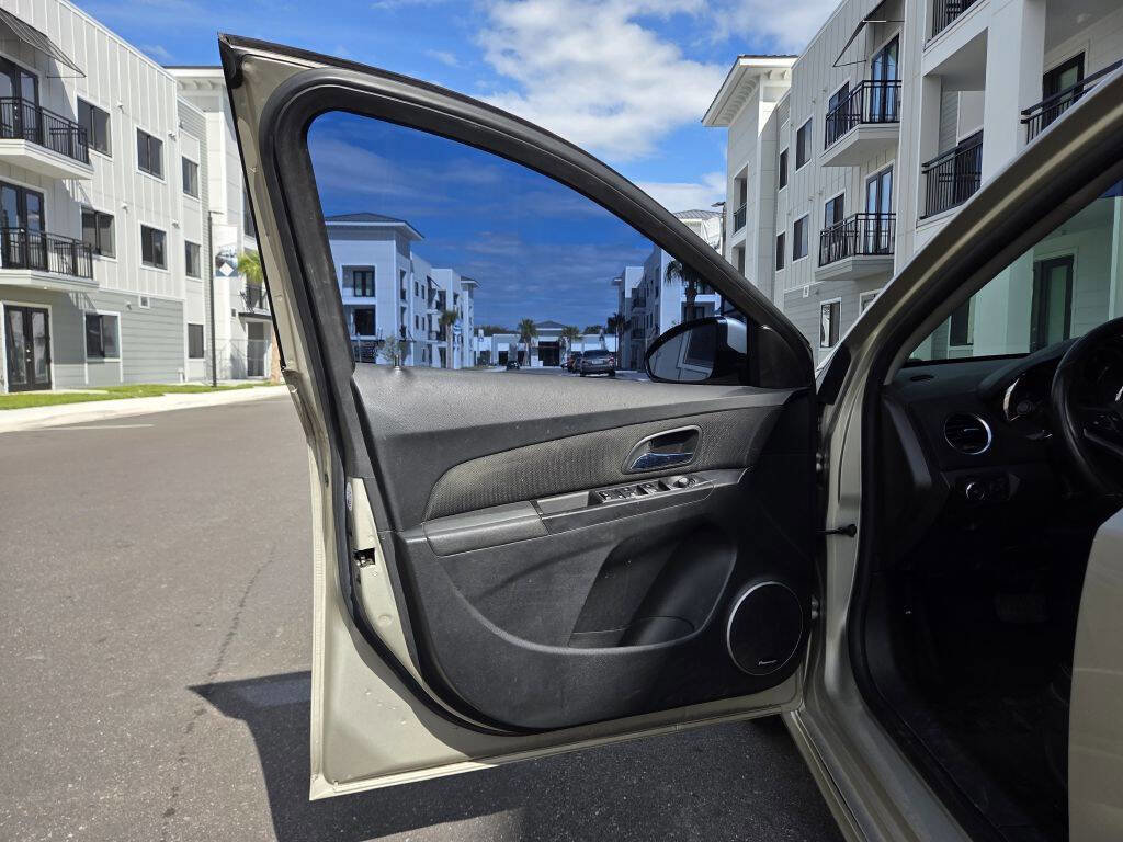 Used 2015 Chevrolet Cruze LTZ w/ Sun, Sound and Sport Package image 34