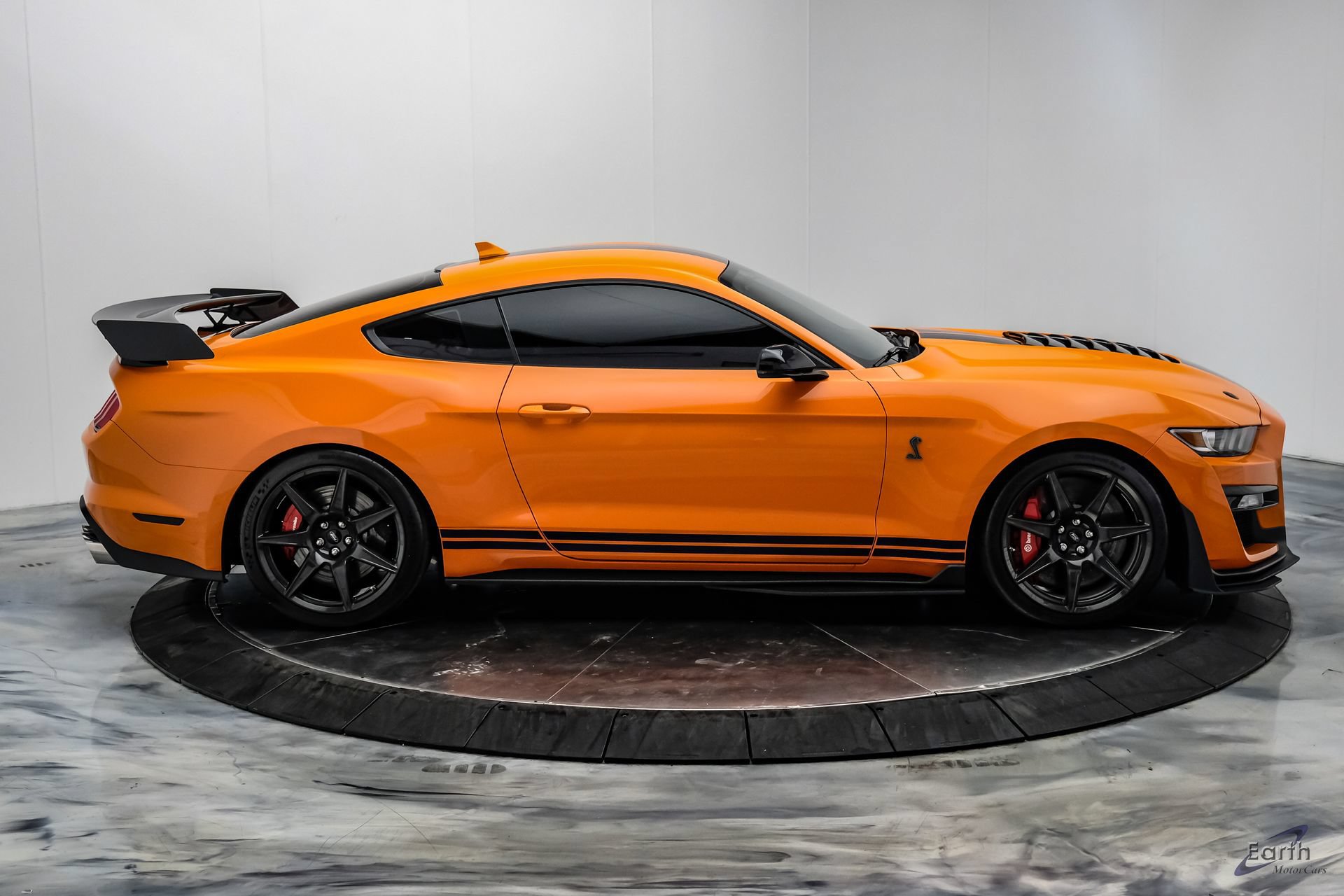 Used 2020 Ford Mustang Shelby GT500 w/ Carbon Fiber Track Pack RWD image 26