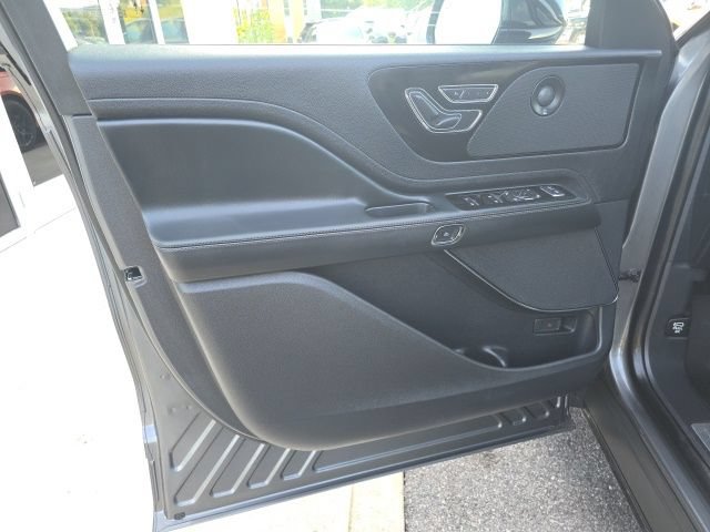 Used 2025 Lincoln Aviator Reserve w/ Illumination Package AWD/4WD image 10