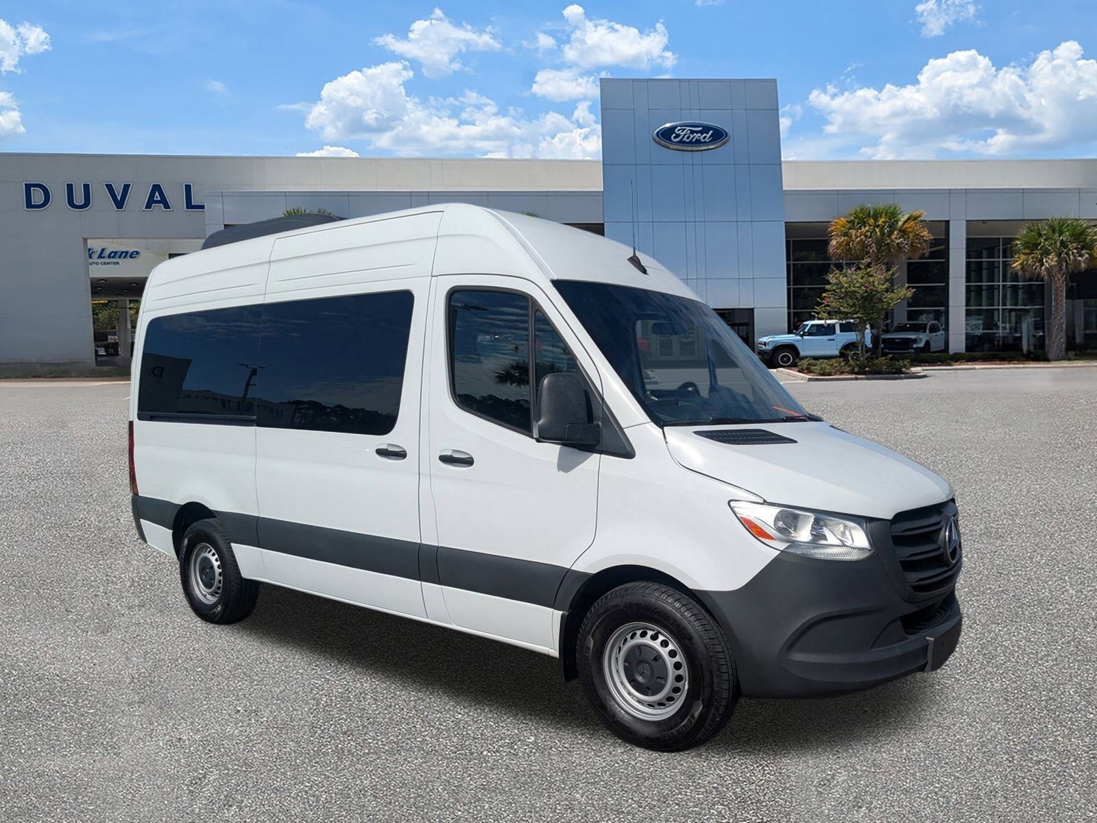 Used 2024 Mercedes-Benz Sprinter 2500 image 2