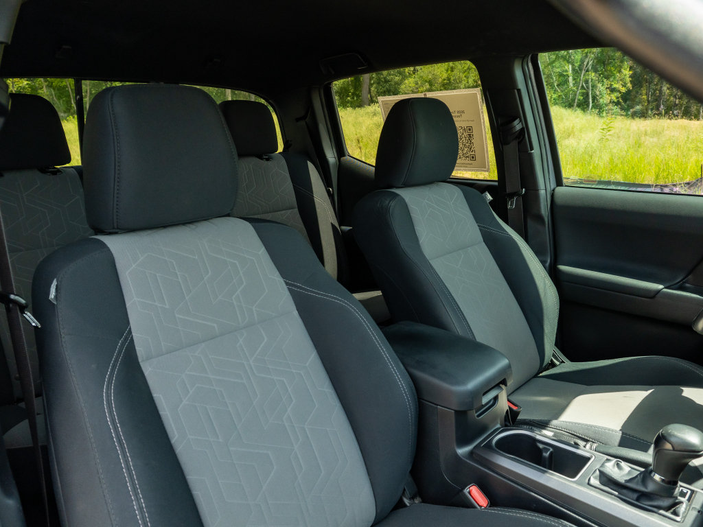Used 2020 Toyota Tacoma TRD Sport w/ Technology Package RWD image 18