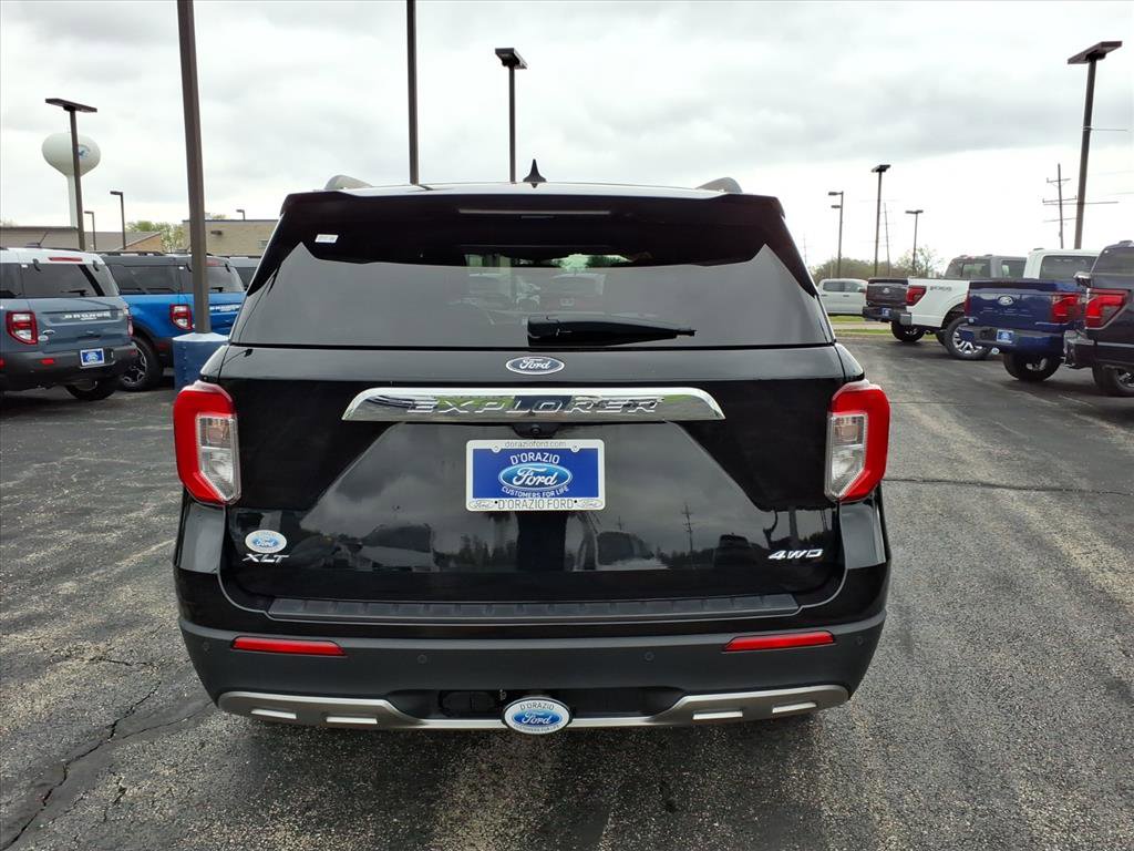 Used 2021 Ford Explorer XLT w/ Equipment Group 202A image 4