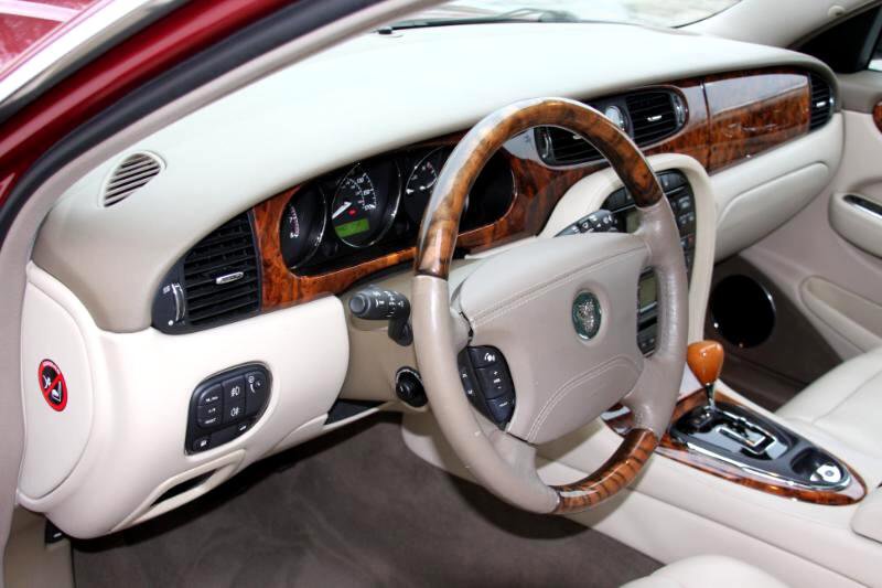 Used 2004 Jaguar XJ8 XJ8 image 26