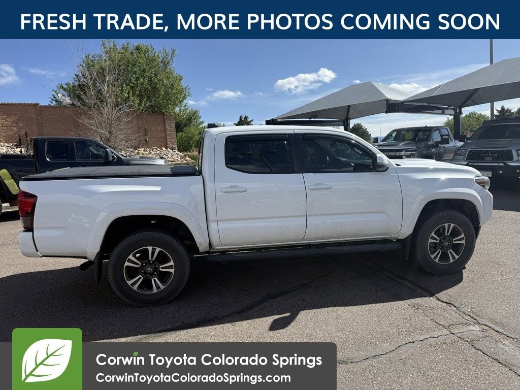Used 2018 Toyota Tacoma TRD Sport w/ TRD Premium Sport Package AWD/4WD image 10