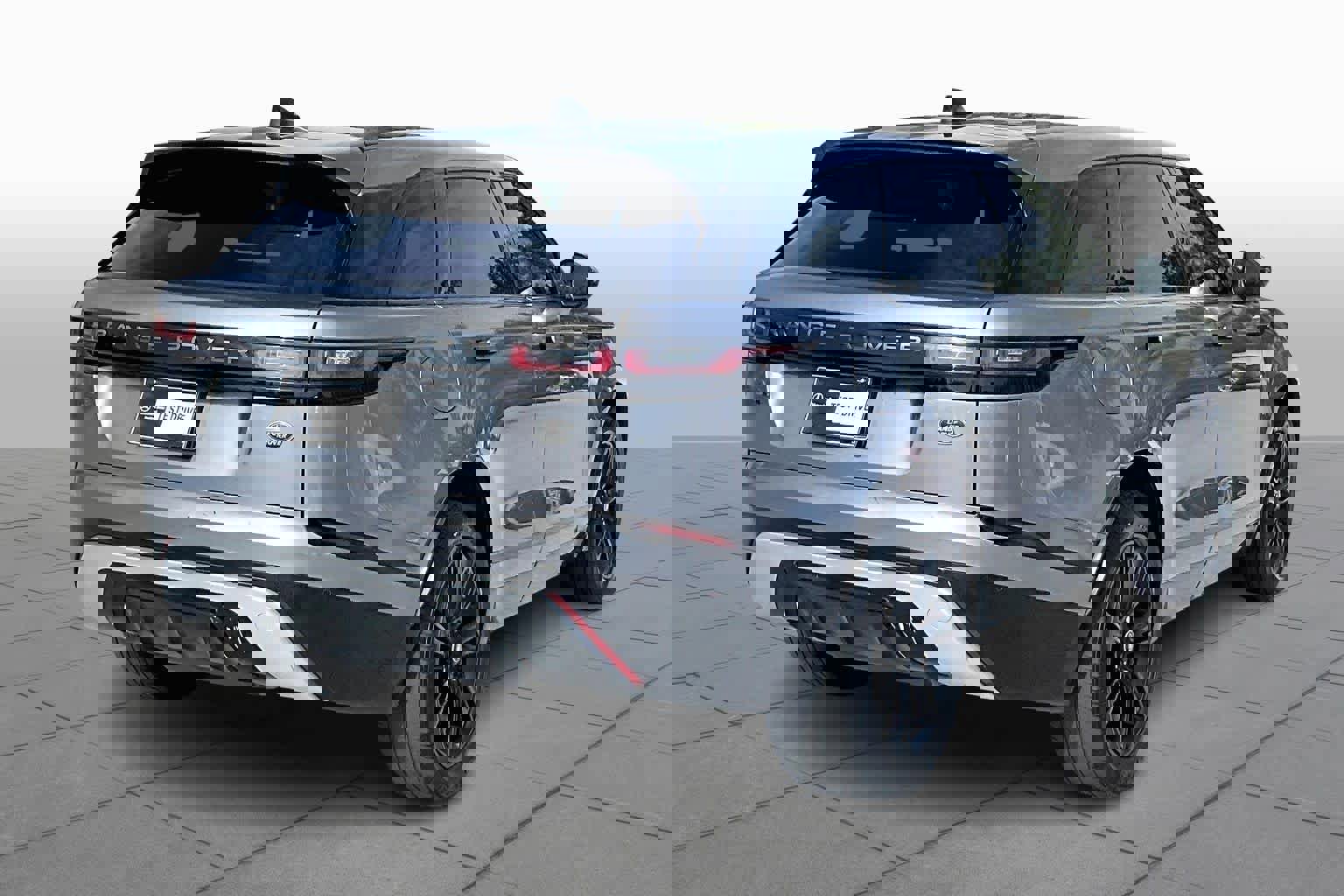 Used 2020 Land Rover Range Rover Velar R-Dynamic S image 13