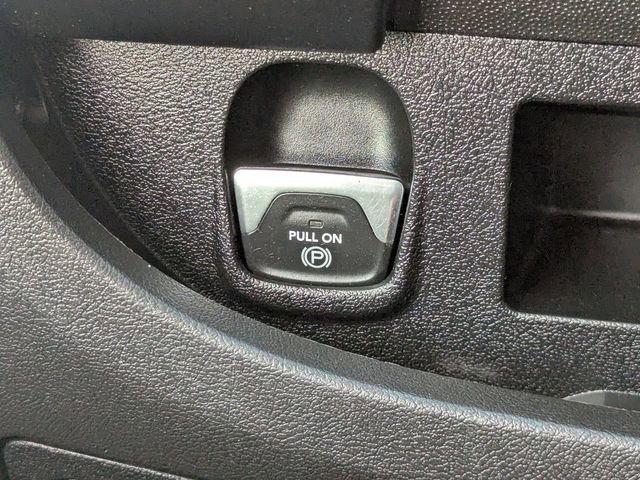 Used 2024 RAM ProMaster 2500 w/ Convenience Group image 25