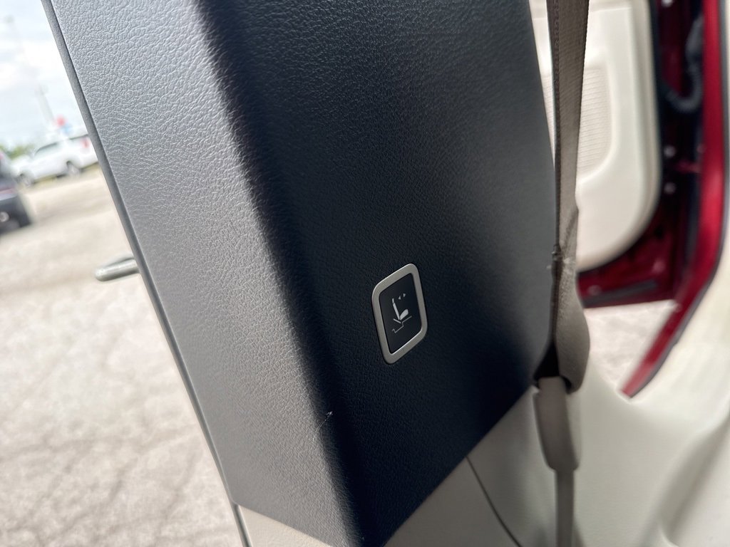 Used 2020 Chrysler Pacifica Limited image 27