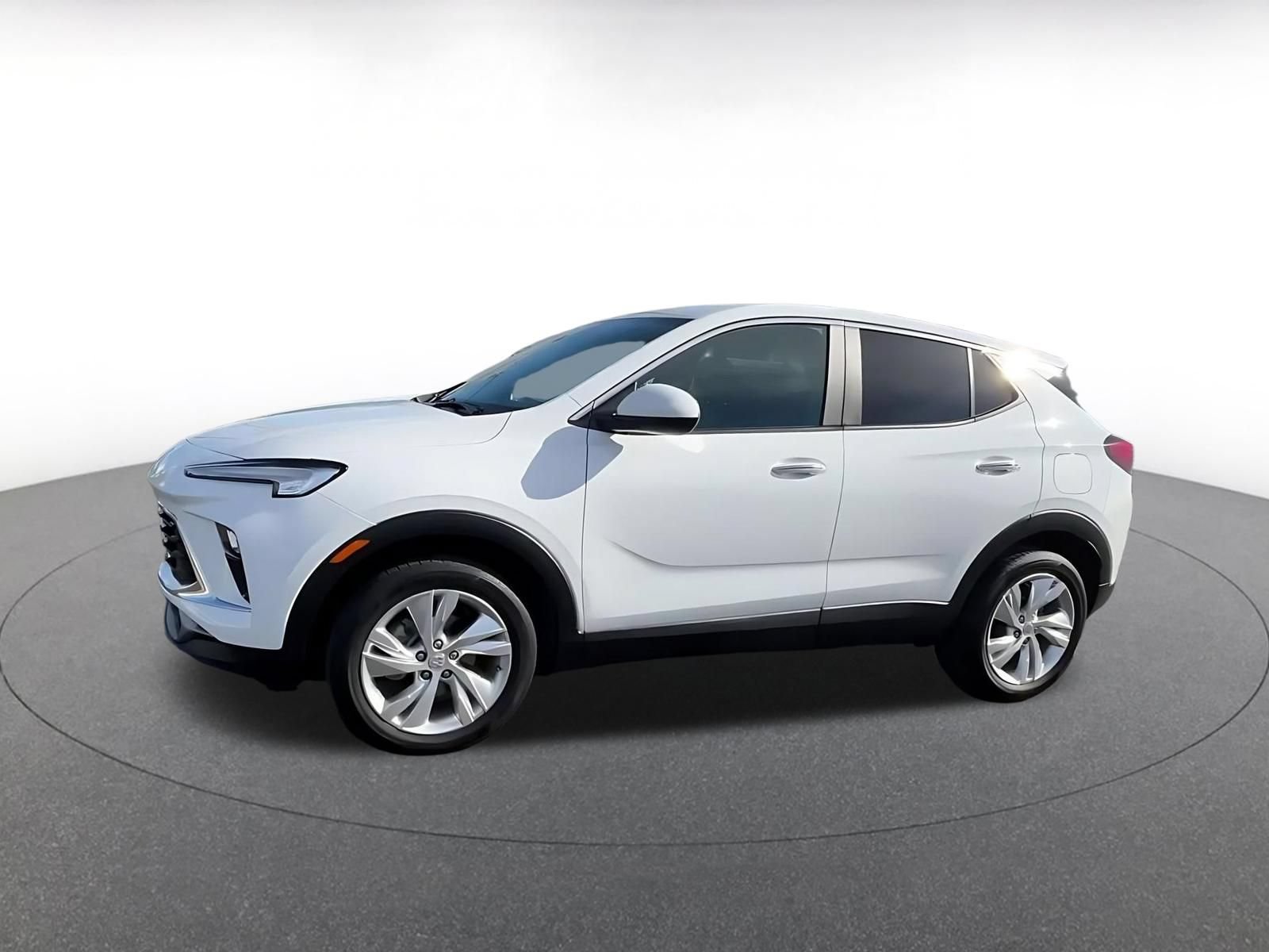 Used 2025 Buick Encore GX Preferred AWD/4WD image 8