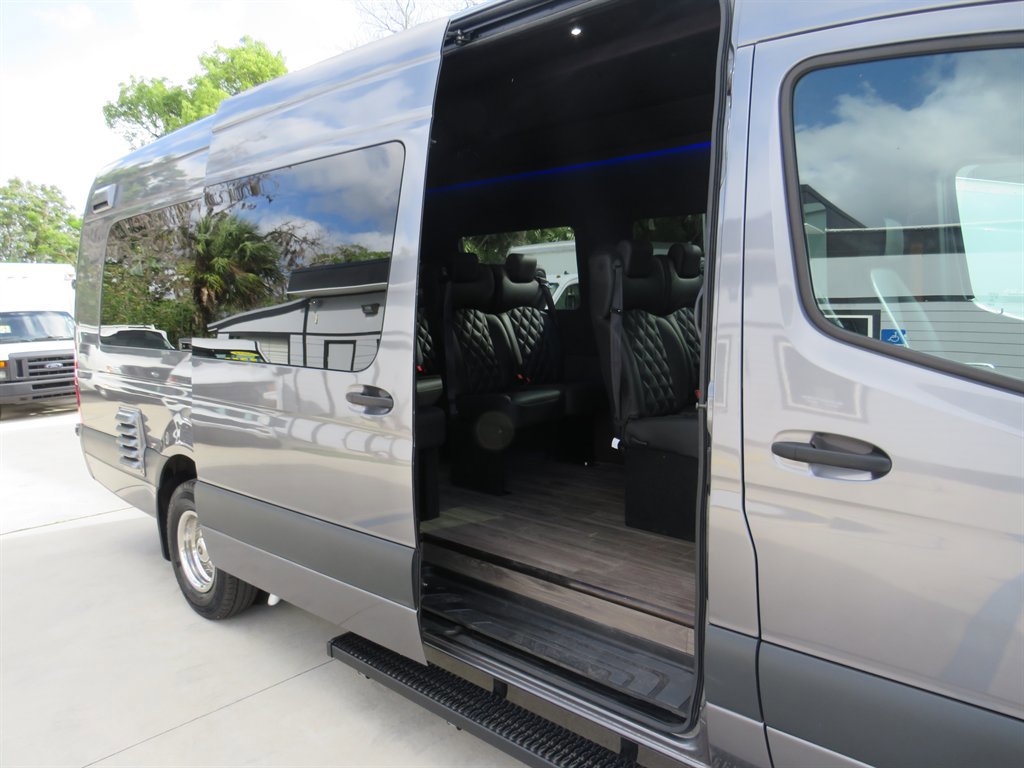 Used 2022 Mercedes-Benz Sprinter 4500 image 16