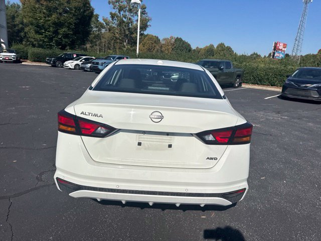 Used 2025 Nissan Altima 2.5 SV AWD/4WD image 5