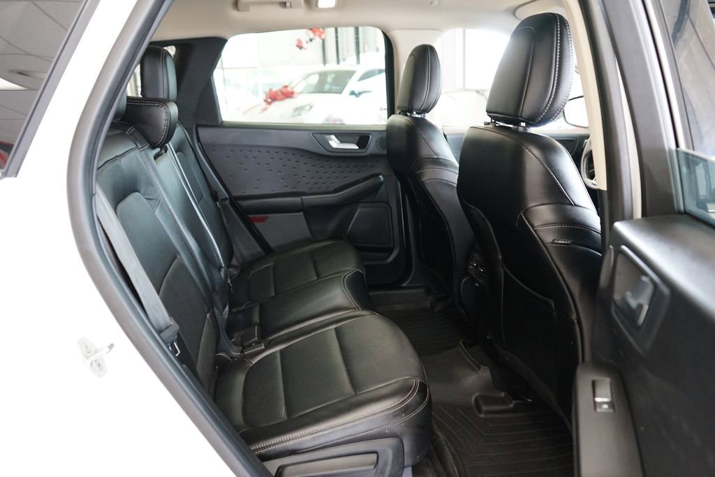 Used 2020 Ford Escape Titanium image 13