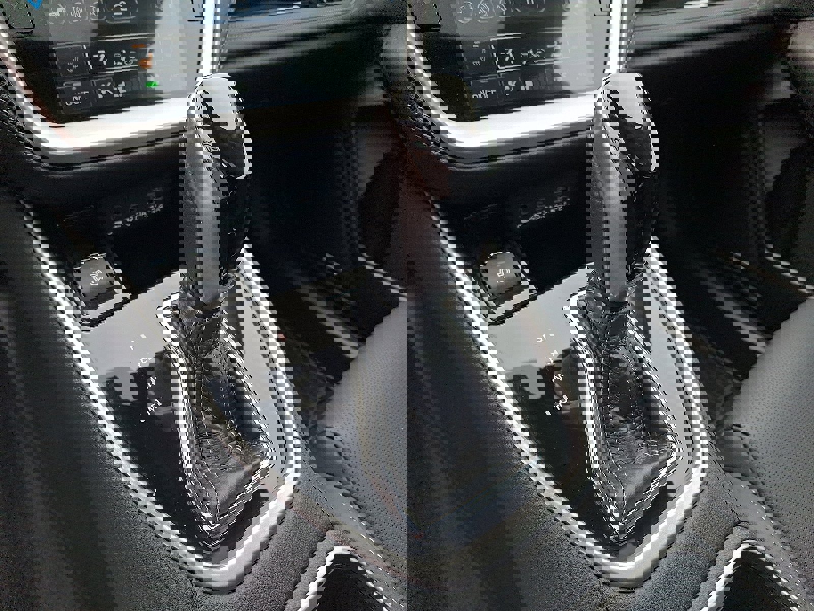 Certified 2025 Subaru Outback Limited AWD/4WD image 12