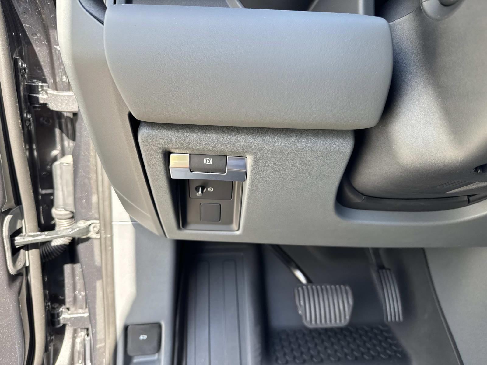 New 2026 Land Rover Defender 110 S image 32
