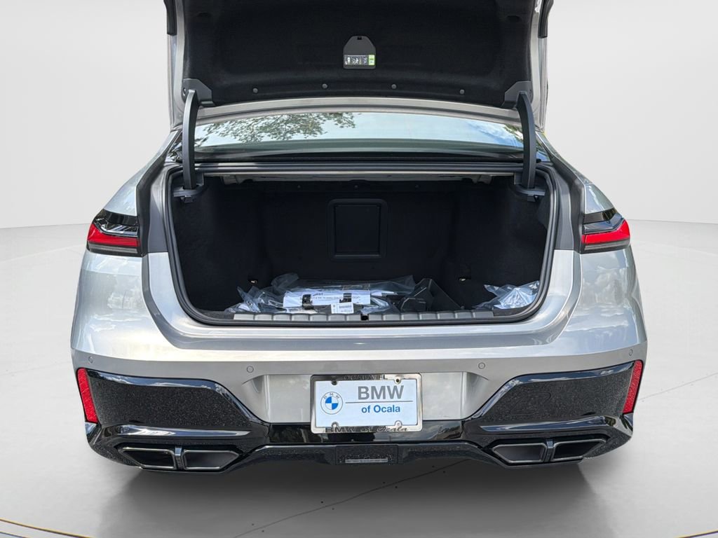 New 2026 BMW 760i xDrive w/ Premium Package image 22