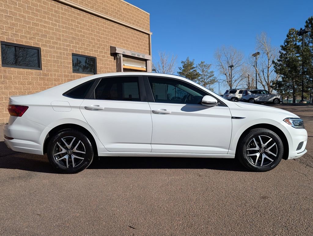 Used 2019 Volkswagen Jetta SEL Premium image 4