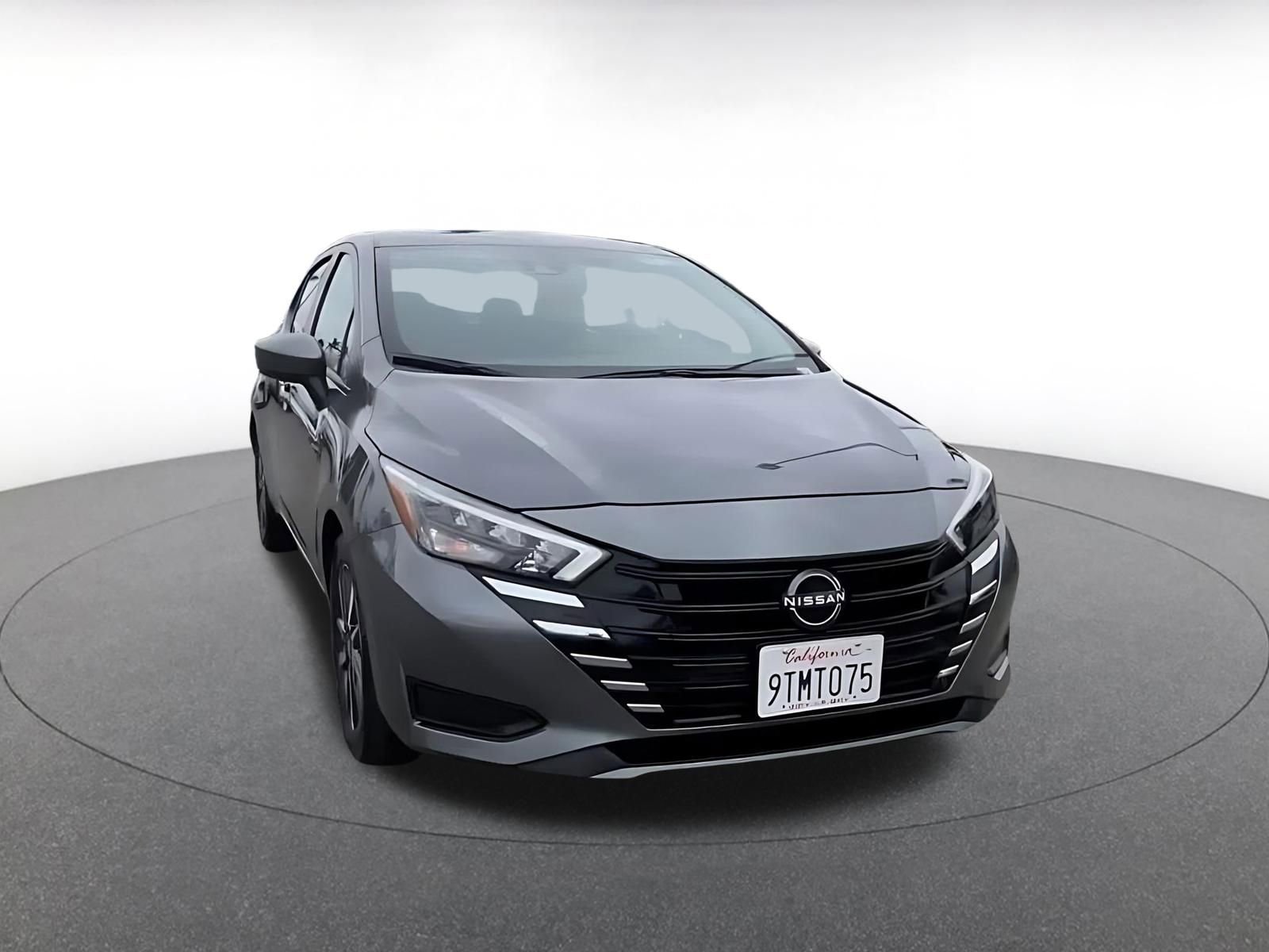 Used 2025 Nissan Versa SV FWD image 3